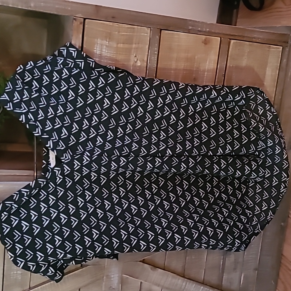 Fun 2 Fun Black Print Blouse Medium Stitch Fix